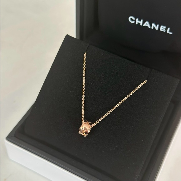 BNIB CHANEL coco crush necklace beige gold - Picture 2 of 4